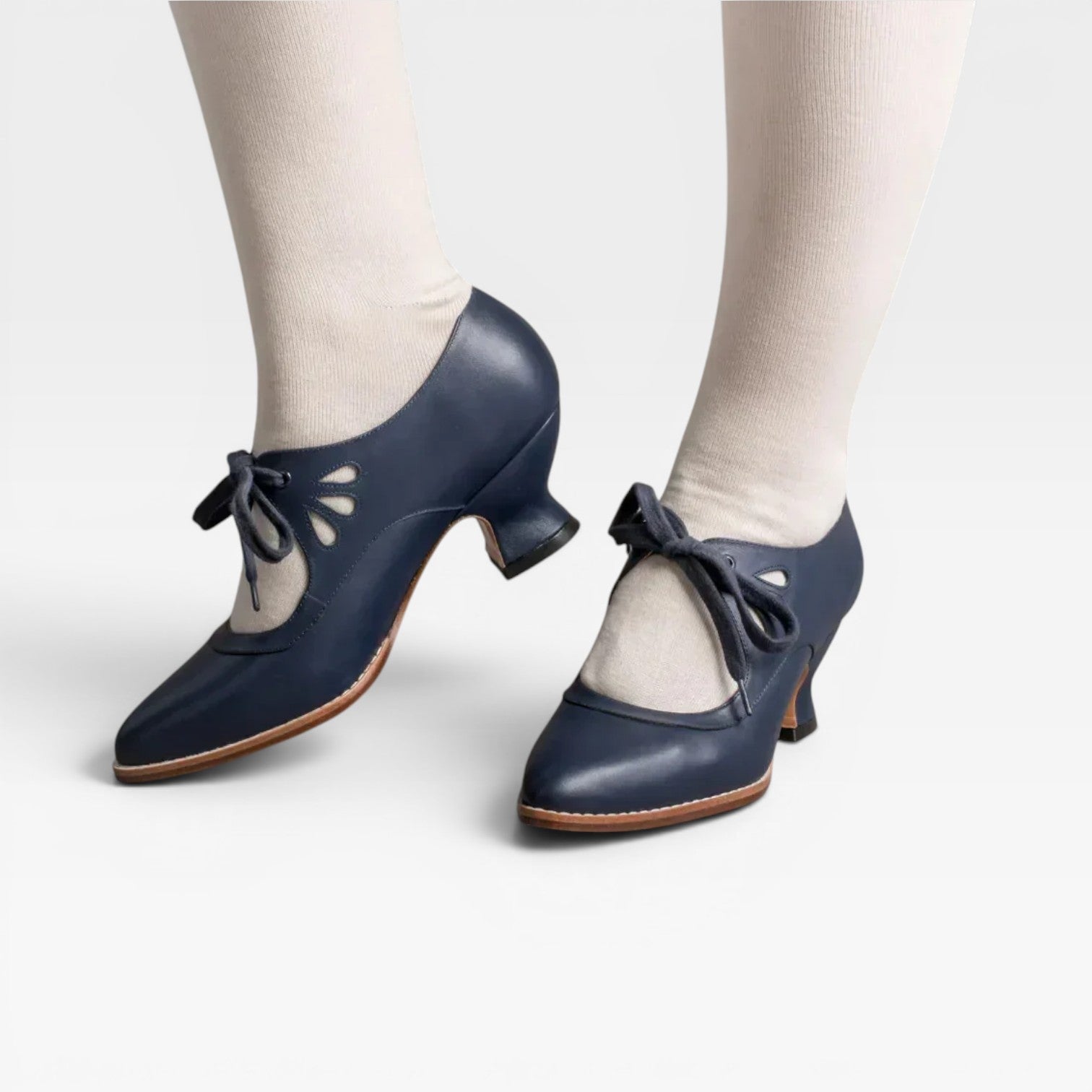 Women’s Leather Lace-Up Heels – Elegant Vintage Low Heel Pumps