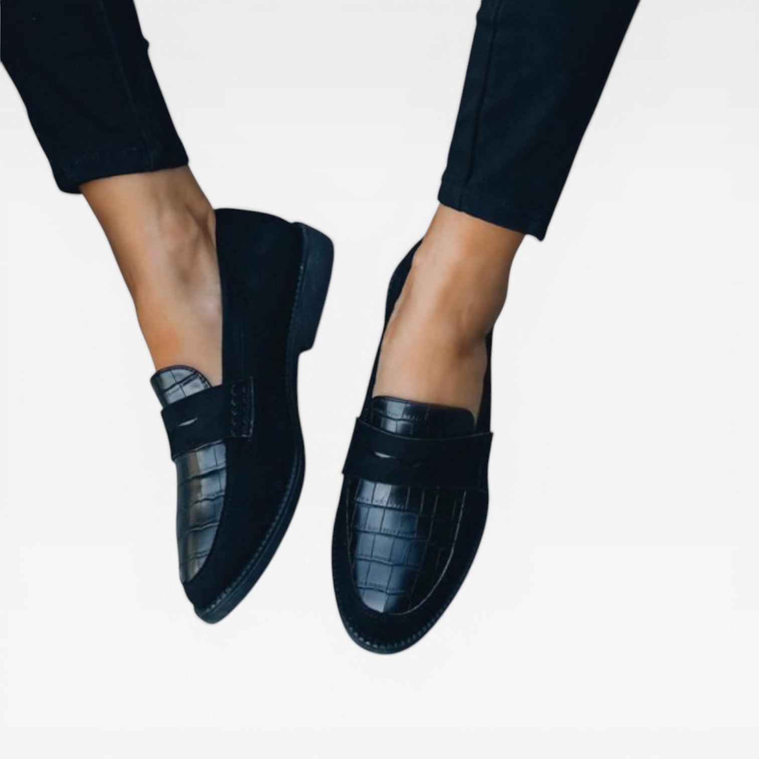 Women’s Black Croc Print Loafers for Comfortable Daily Wear