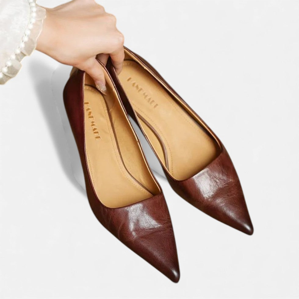 Women’s Leather Kitten Heels – Elegant Pointed Toe Low Heel Pumps