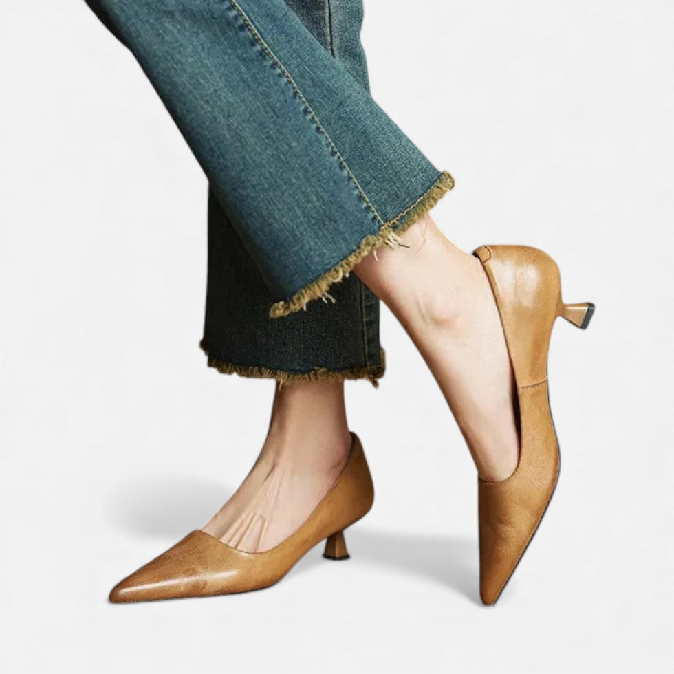 Women’s Leather Kitten Heels – Elegant Pointed Toe Low Heel Pumps