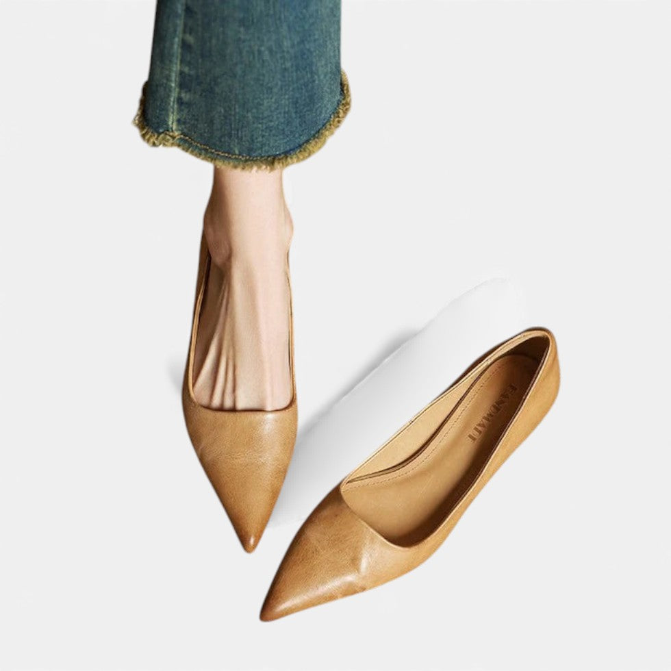Women’s Leather Kitten Heels – Elegant Pointed Toe Low Heel Pumps